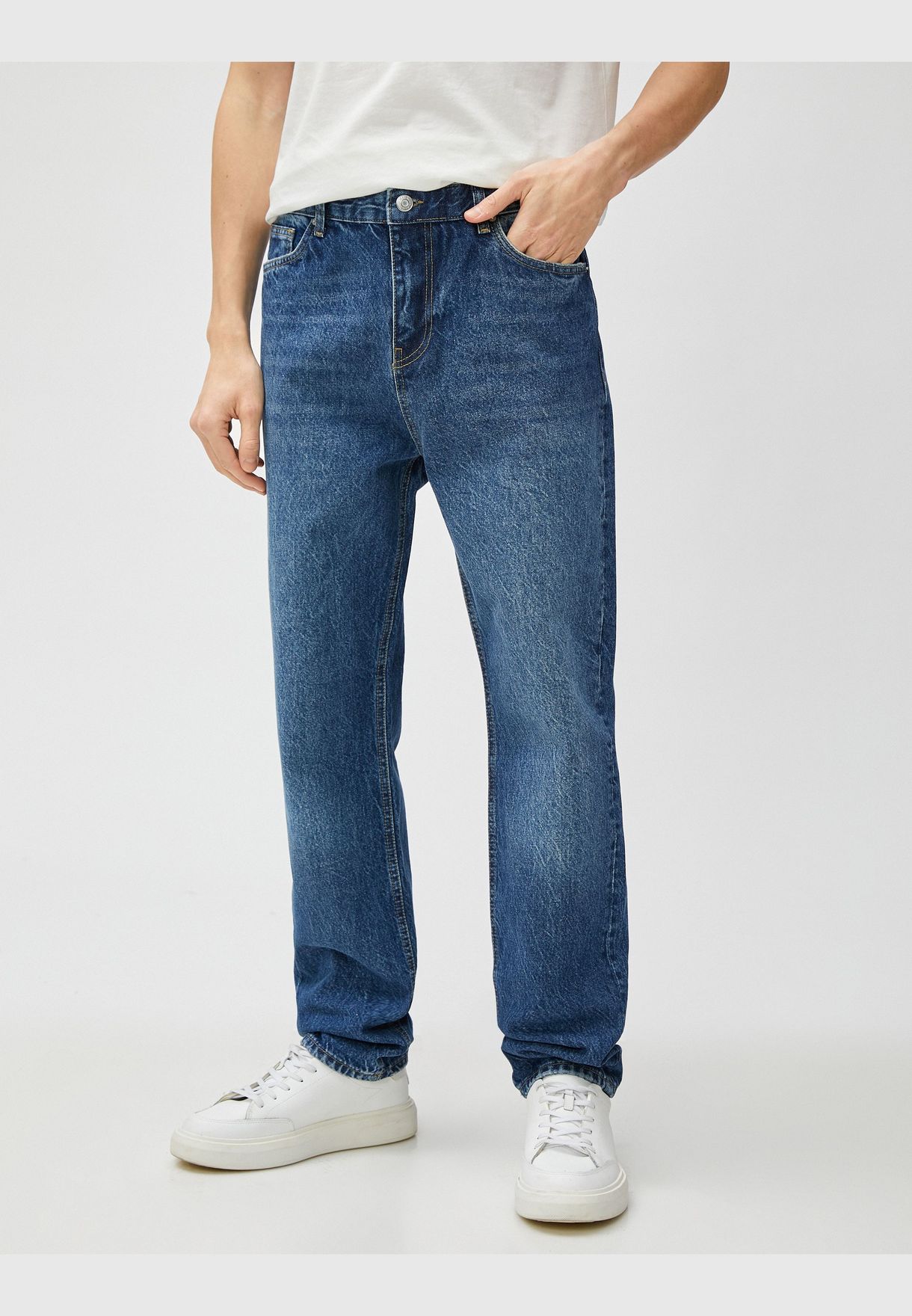 Steve Loose Fit Cotton Jeans