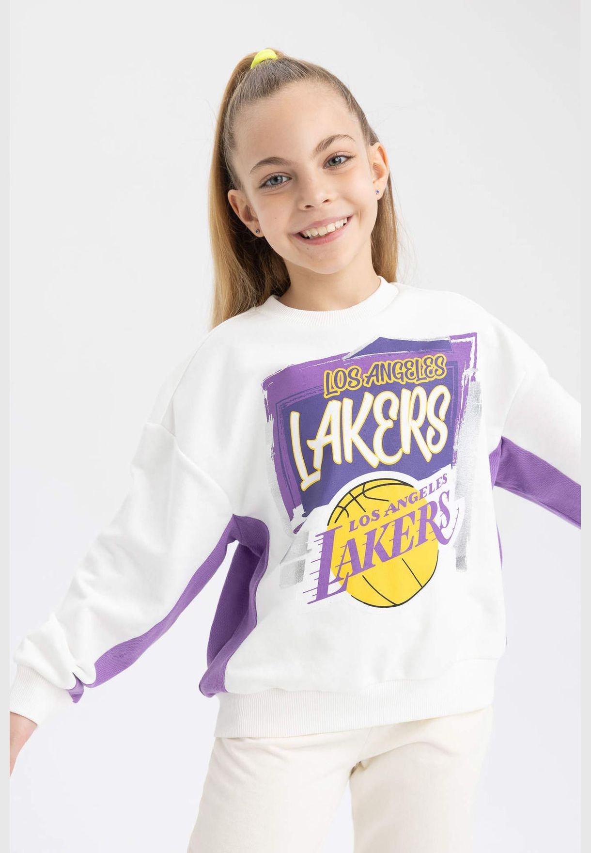 Girl NBA Los Angeles Lakers Licenced Crew Neck Long Sleeve Knitted Sweatshirt