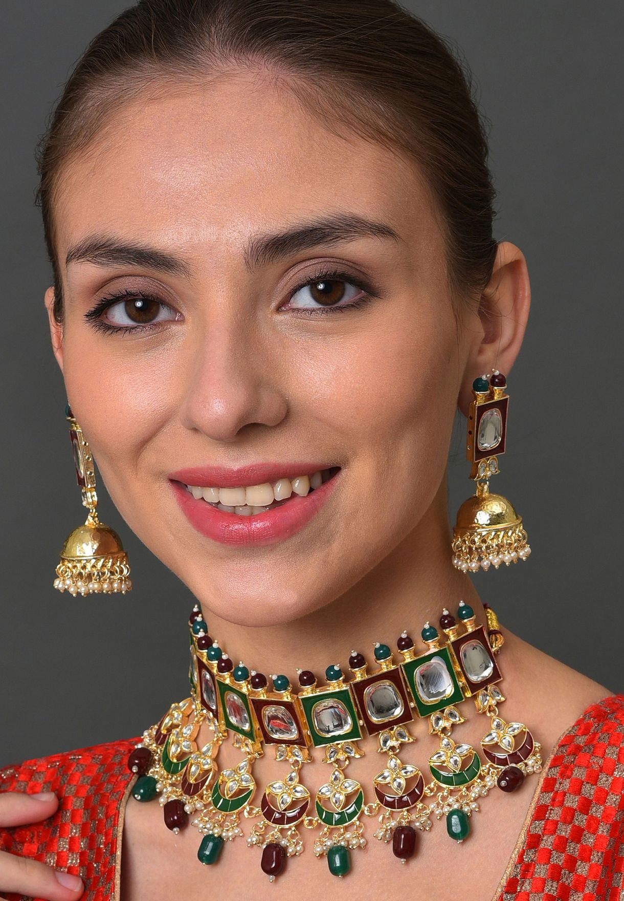 طقم عقد واقراط كوندن مطلية بالذهب