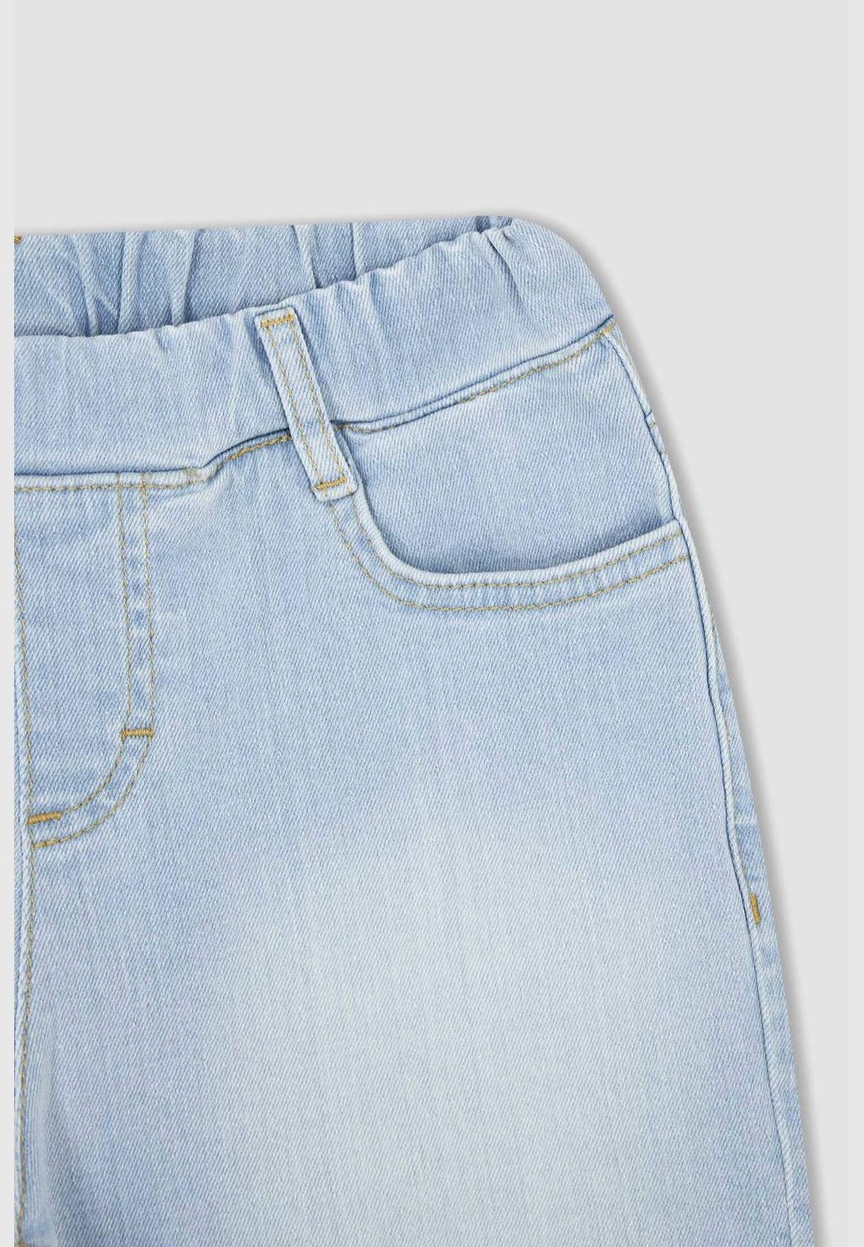 شورت جينز قصير بخصر مرن