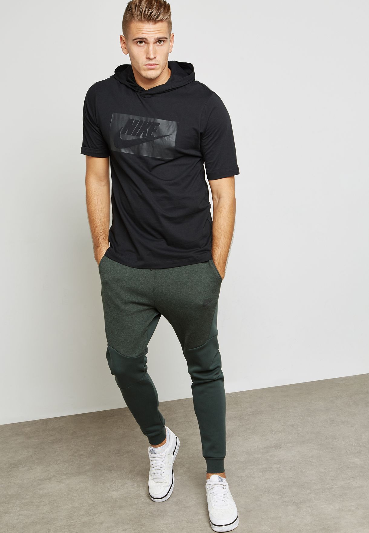 Buy Nike green Tech Fleece Sweatpants for Men in MENA, Worldwide