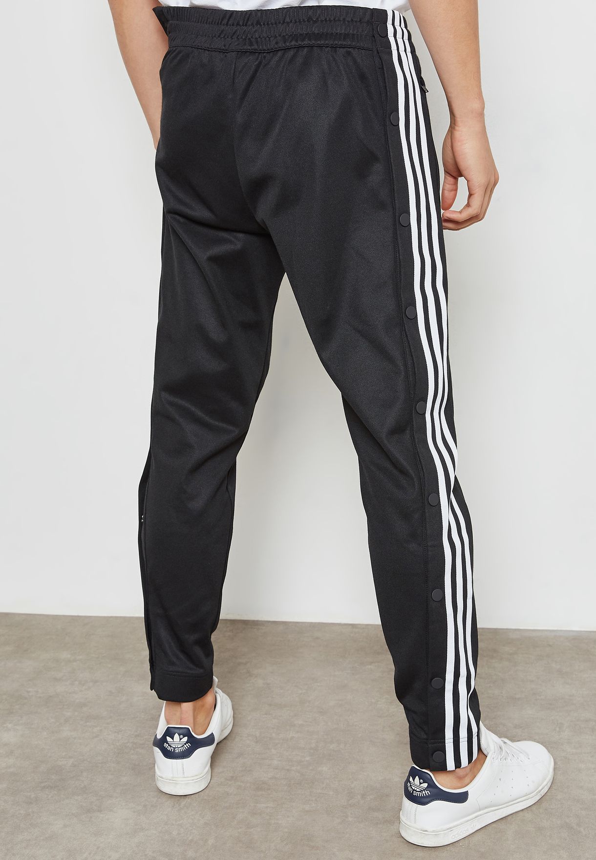 Buy adidas Originals black adicolor Snap Sweatpants for Men in MENA ...
