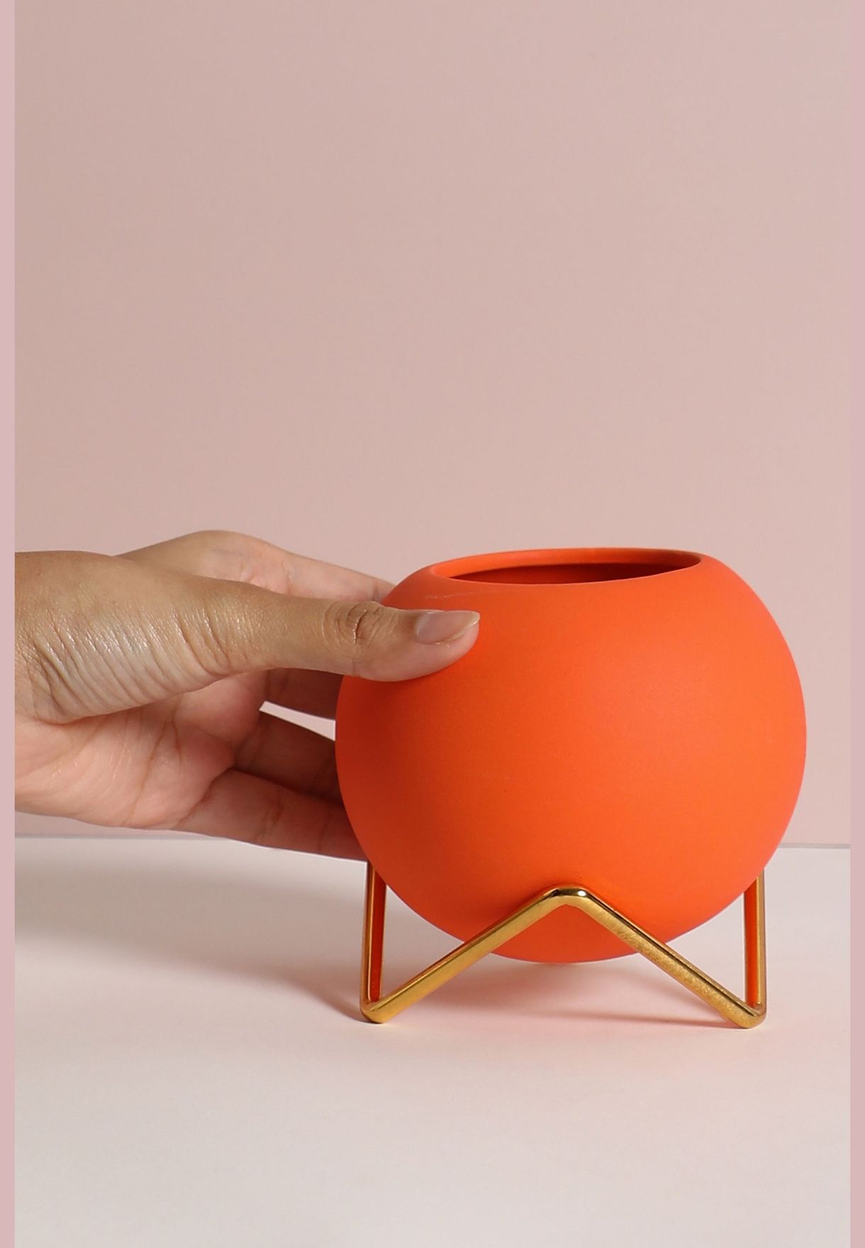 Minimalistic Round Modern Ceramic Flower Vase For Home Decor 