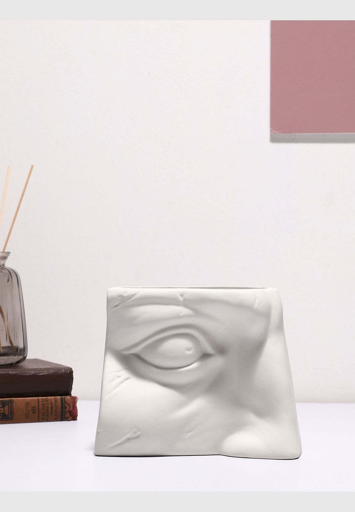 Eye Shaped Minimalistic Modern Ceramic Vase For Home Decor