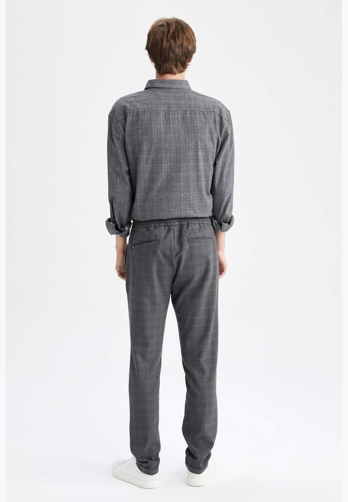 Man Jogger Fit Woven Trousers