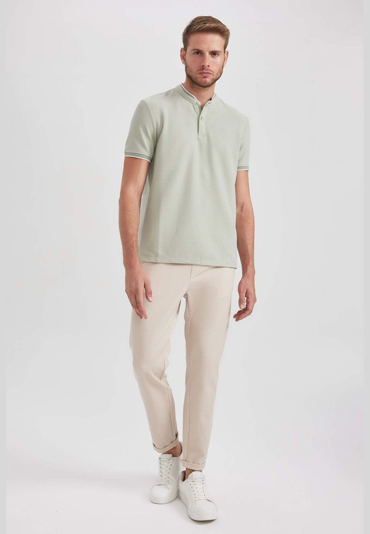 Man Stand- Up Collar Short Sleeve Knitted Polo T-Shirt