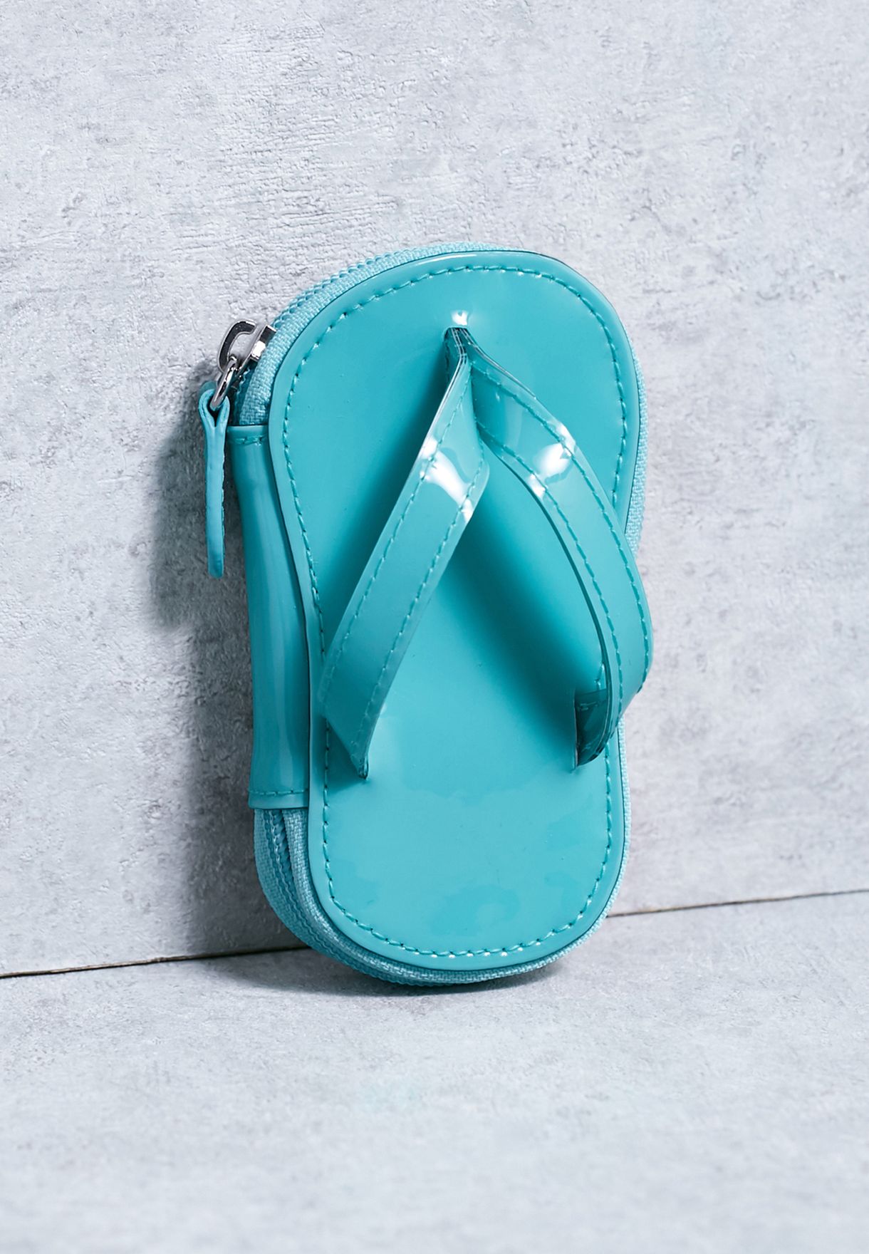 purse flip flops