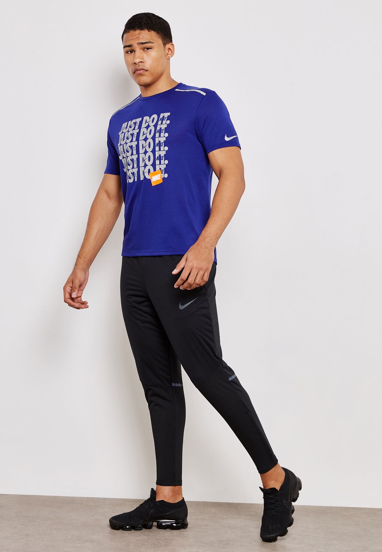 Buy Nike black Shield Phenom Sweatpants for Men in MENA, Worldwide | AJ6711 -010