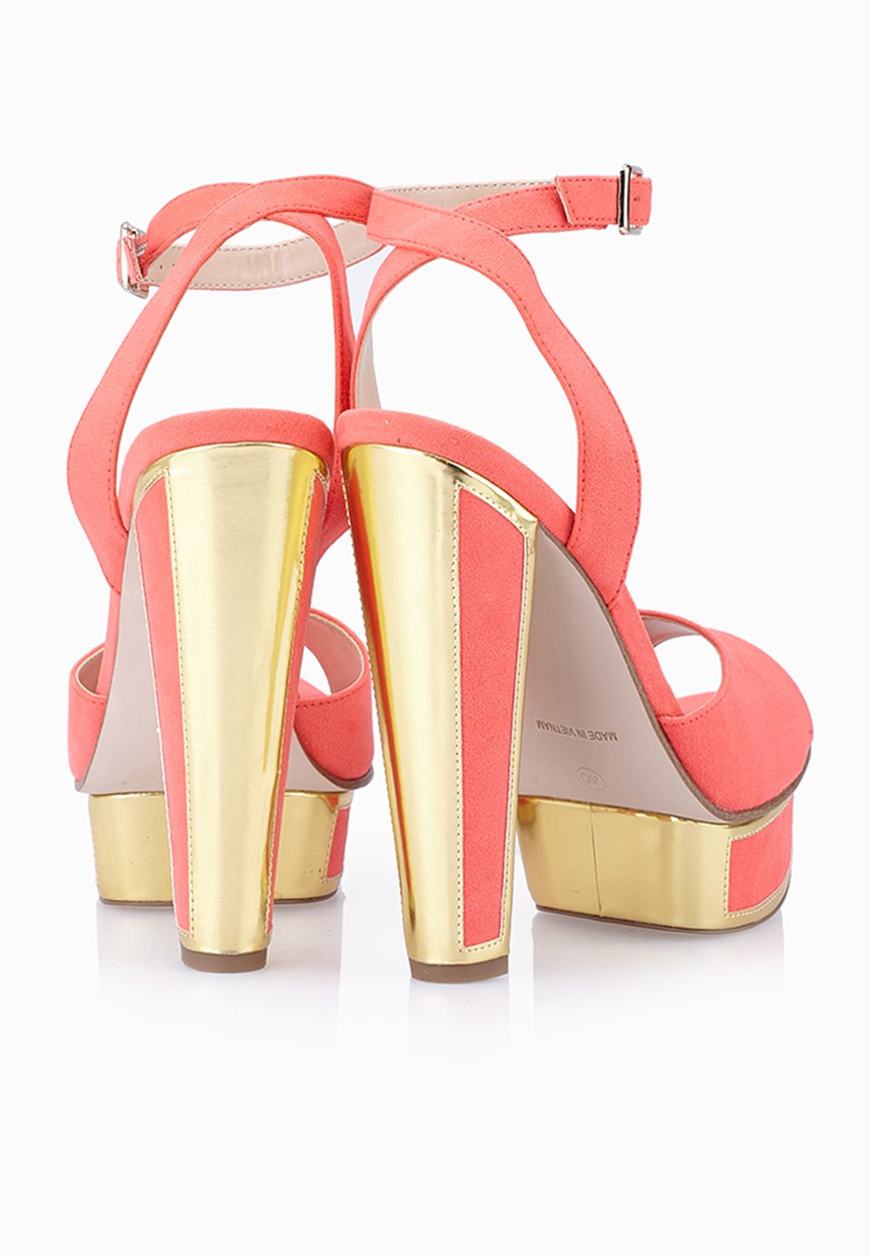 dahlia acting shy platform sandals