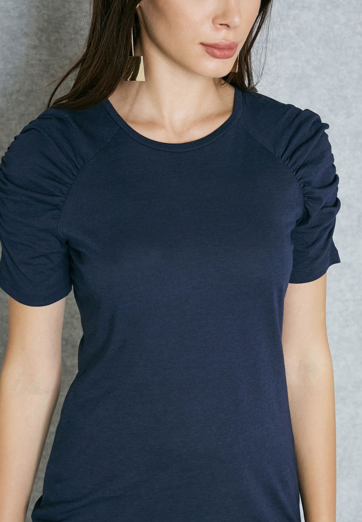 ruched sleeve tee