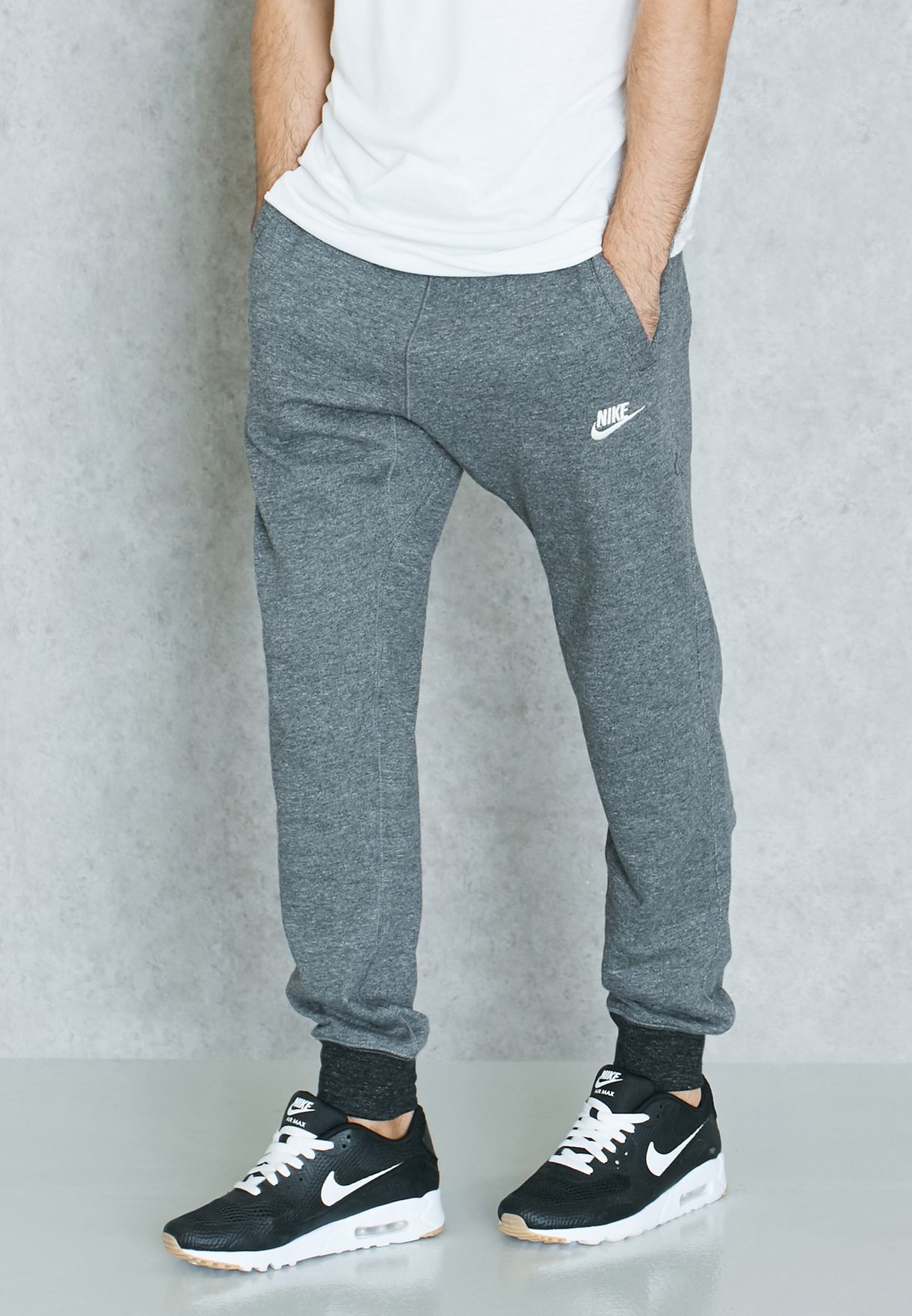 fitted sweatpants nike