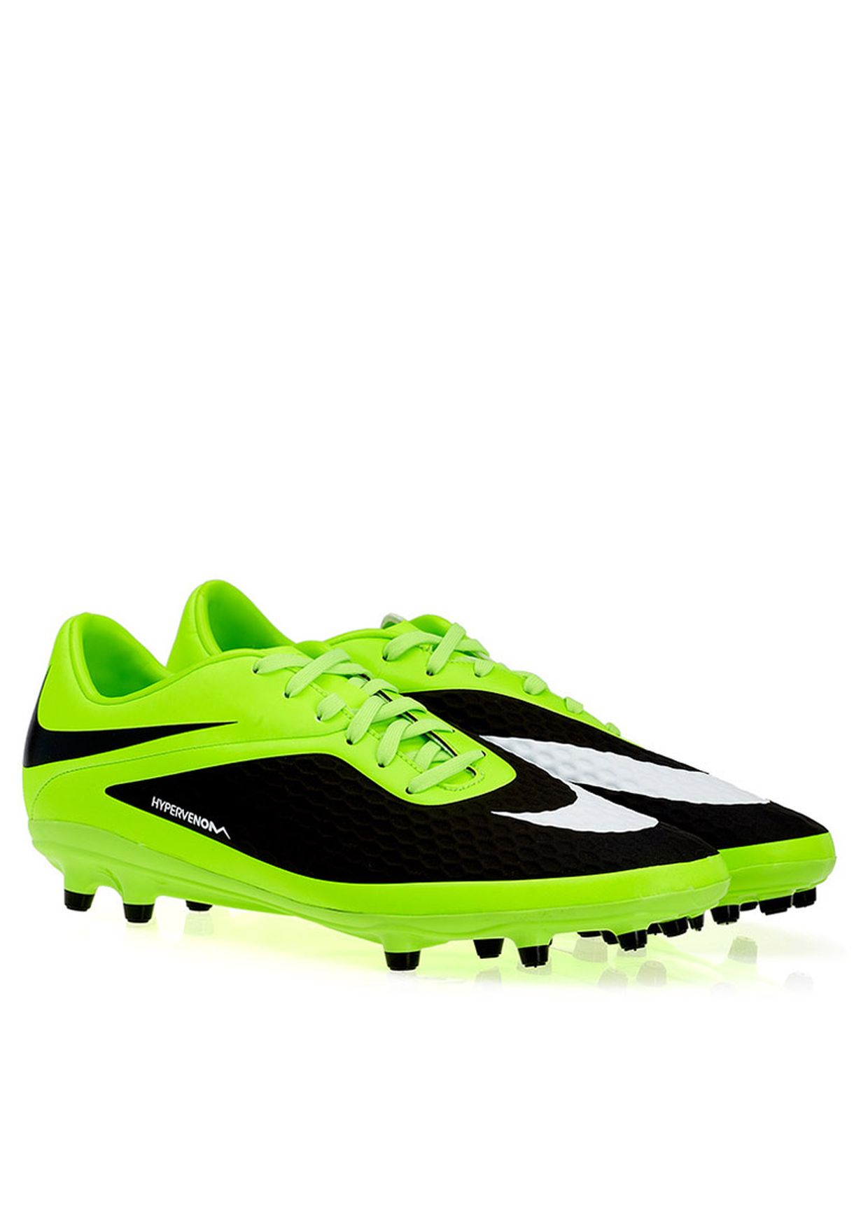 namshi football shoes