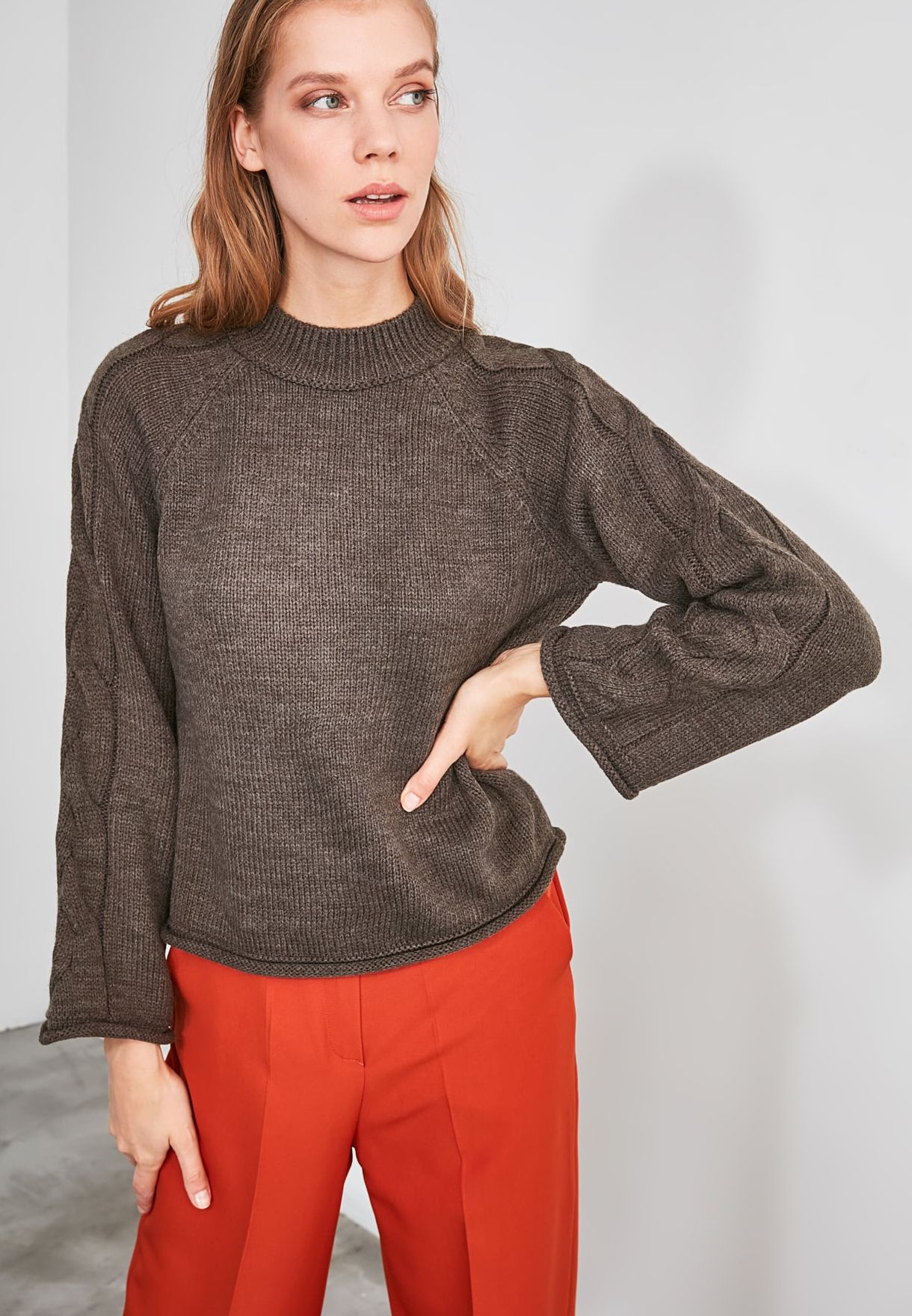 crew neck sweater outfits