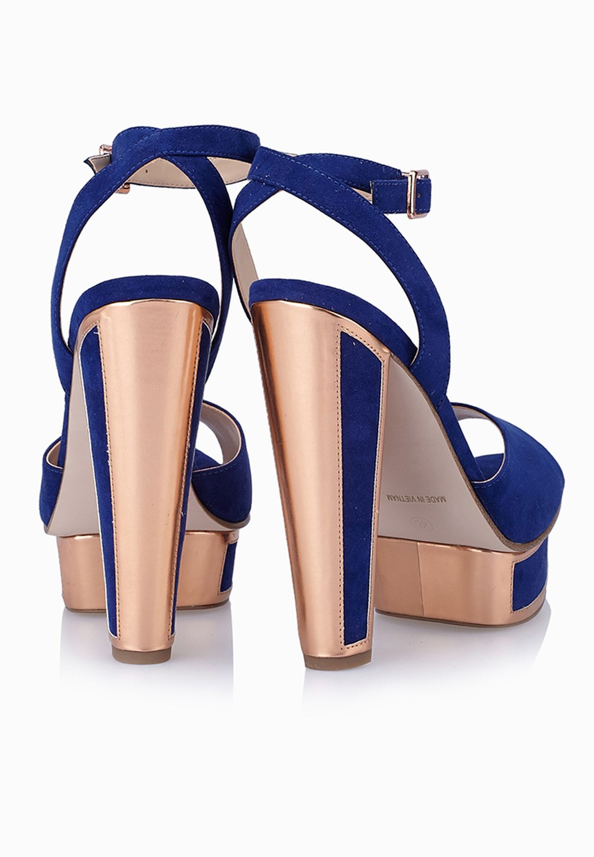 dahlia acting shy platform sandals