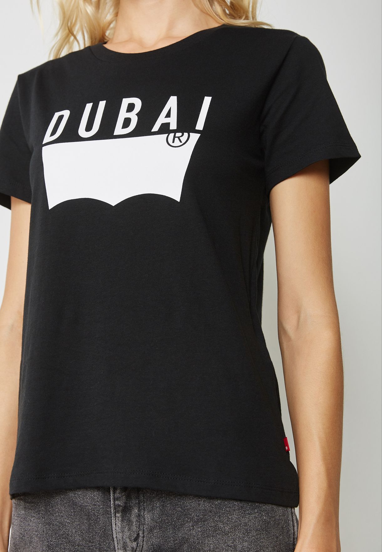 Buy Levis black Dubai Logo Tab T-Shirt for Women in Riyadh, Jeddah