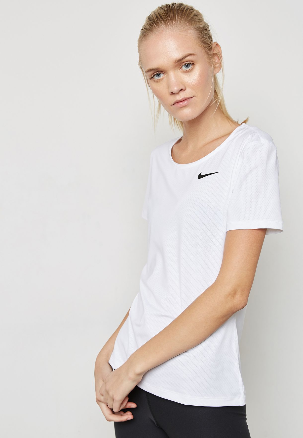 Buy Nike white Pro Mesh T-Shirt for Women in MENA, Worldwide | 889540-100
