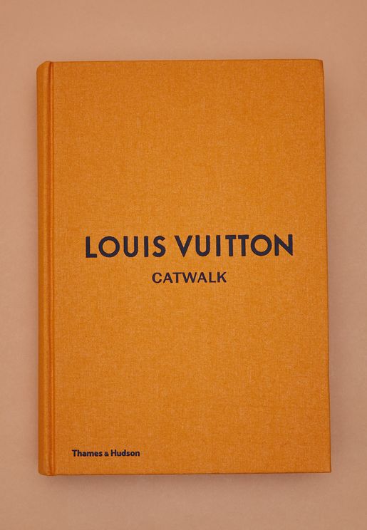كتاب عروض أزياء لويس فيوتن