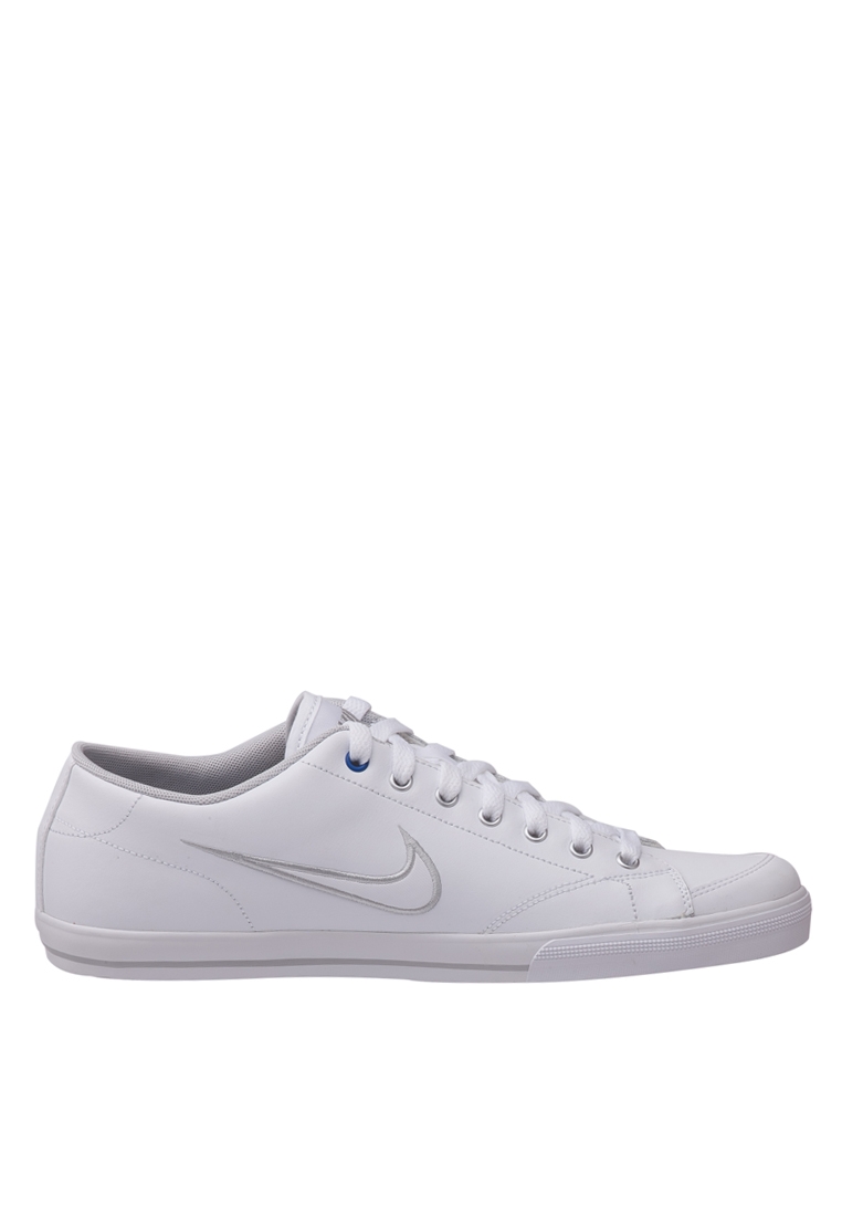 Buy Nike white Capri Sneakers for Men in Worldwide