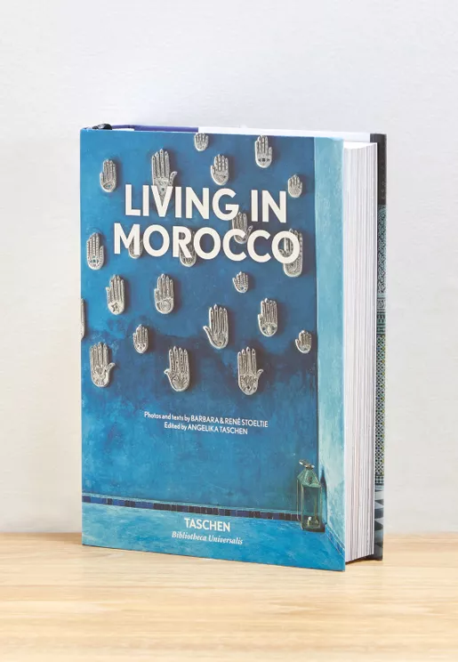 كتاب "الحياة في المغرب" (Living in Morocco)