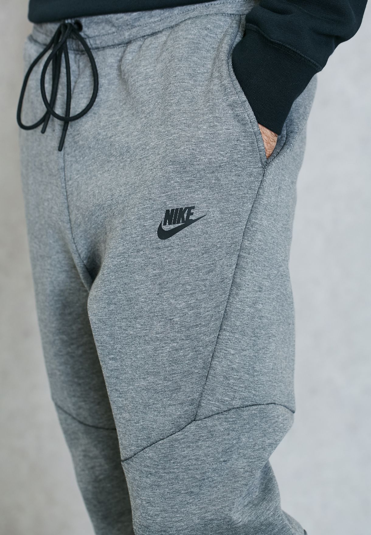 nike tech sweatpants