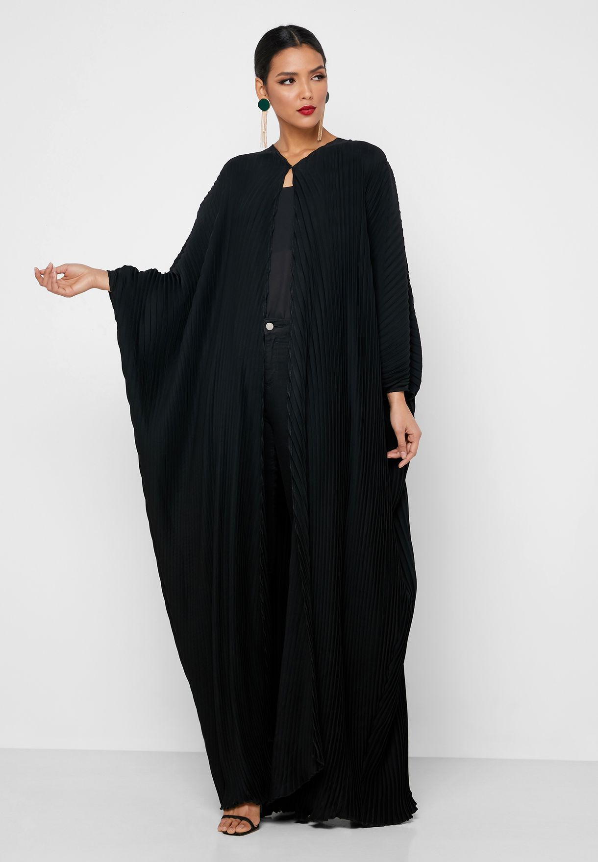 Buy Hayas Closet black Pleated Abaya for Women in MENA, Worldwide