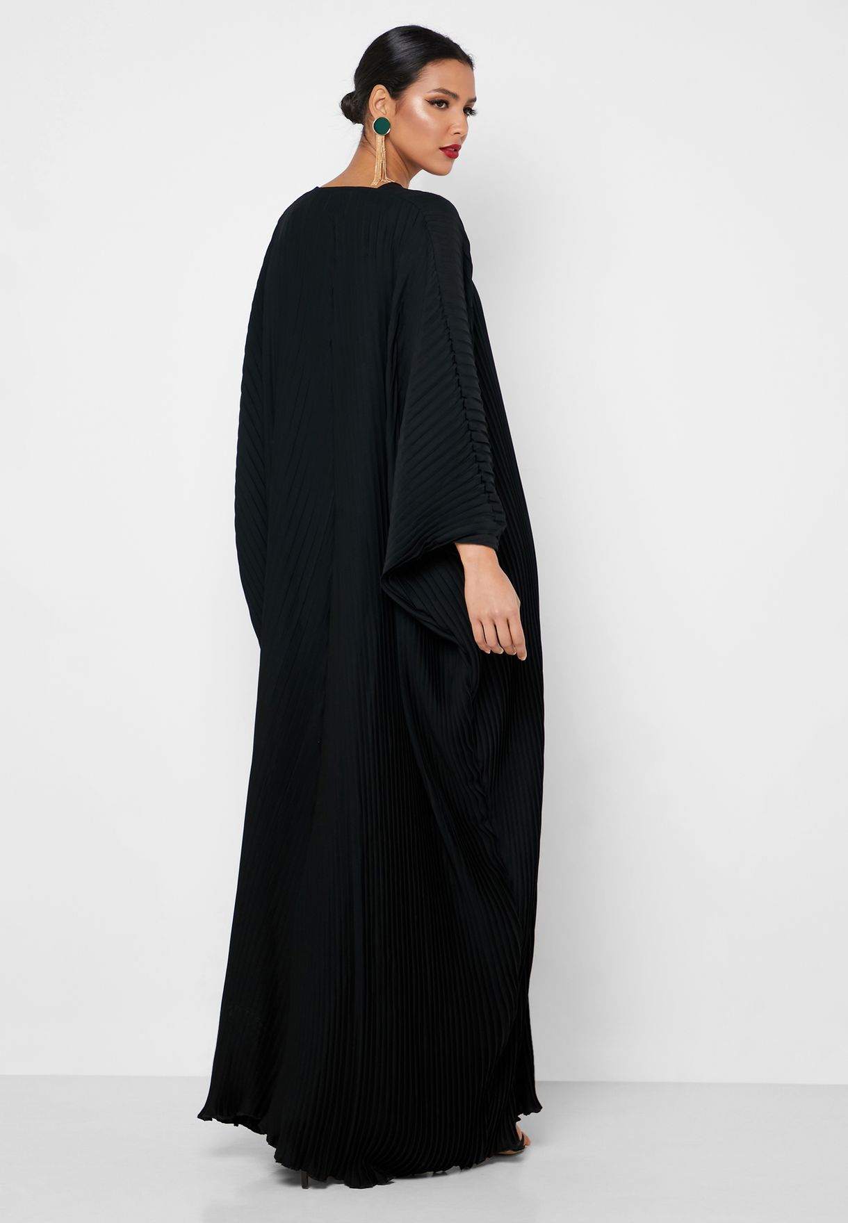 Buy Hayas Closet black Pleated Abaya for Women in MENA, Worldwide