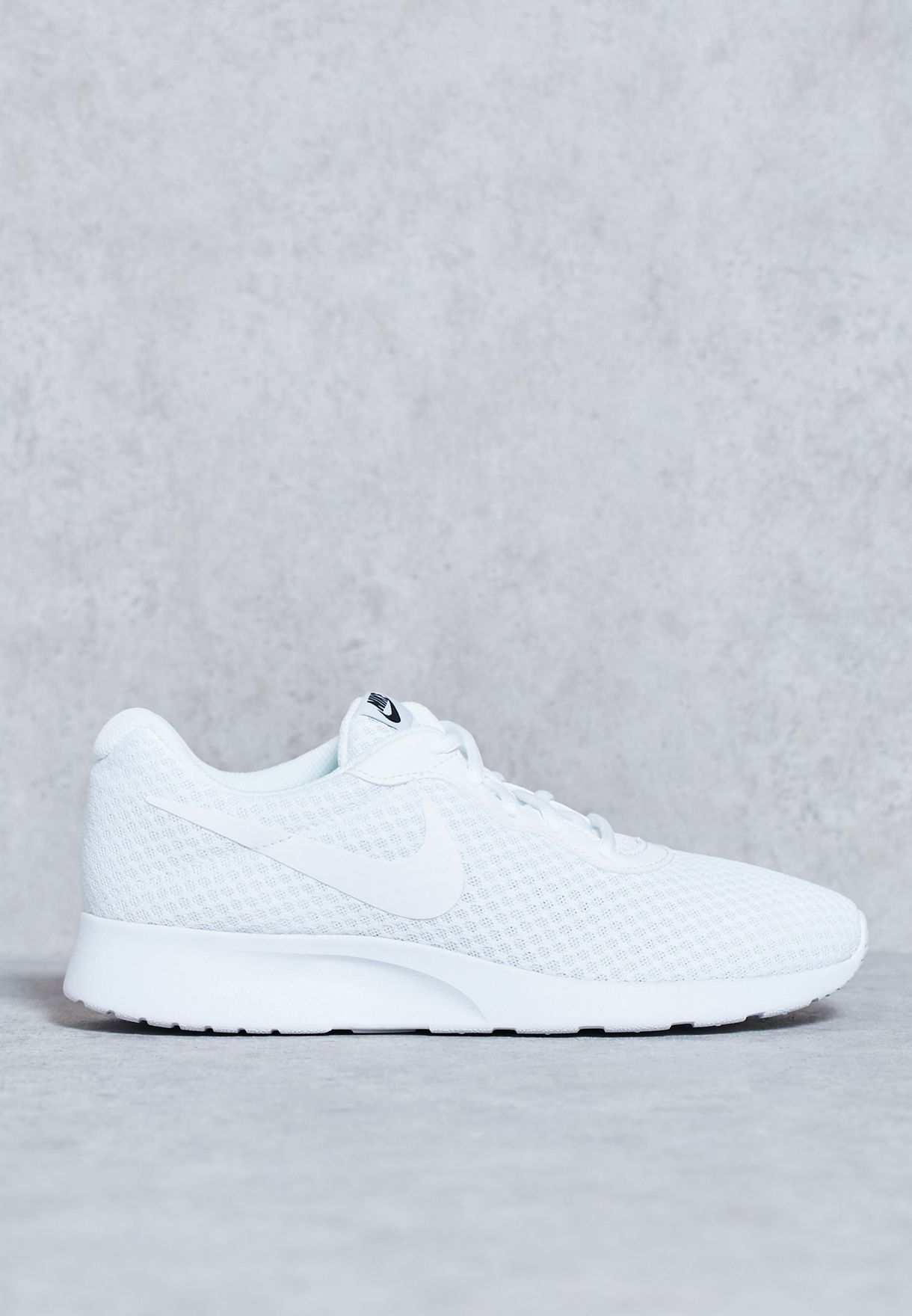 white nike tanjun