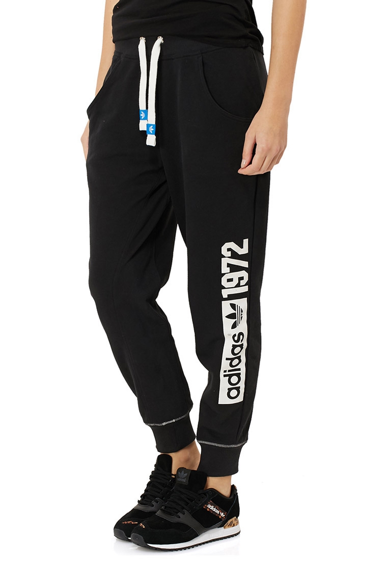 Buy adidas Originals black Super Baggy Track Pants for Women in MENA,