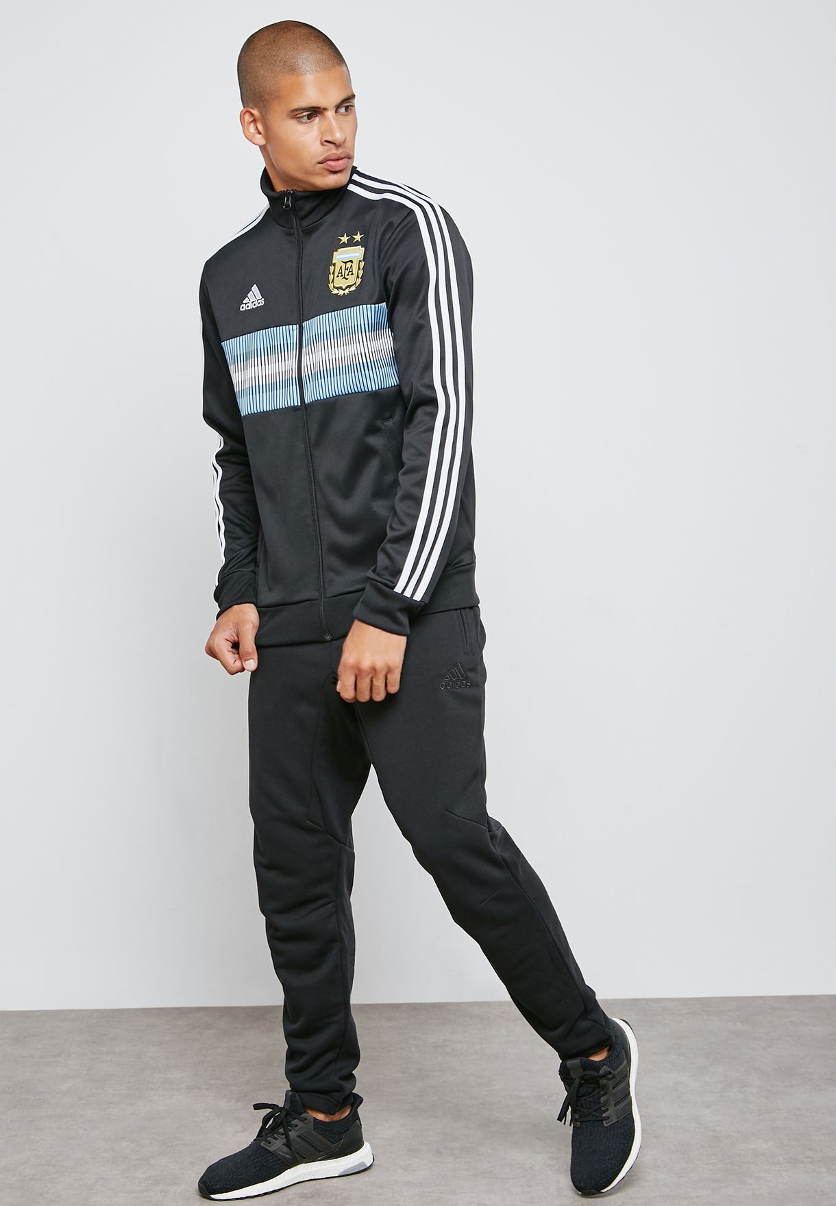 Furioso zona Surichinmoi Buy adidas black Argentina 3 Stripe Track Jacket for Men in Manama, Riffa