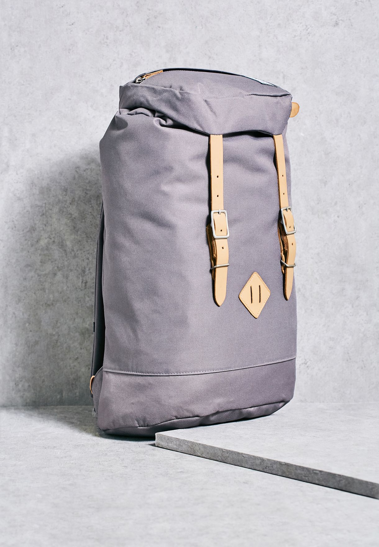 Hoogte verlangen Bangladesh Buy The Pack Society grey Premium Backpack for Men in Riyadh, Jeddah