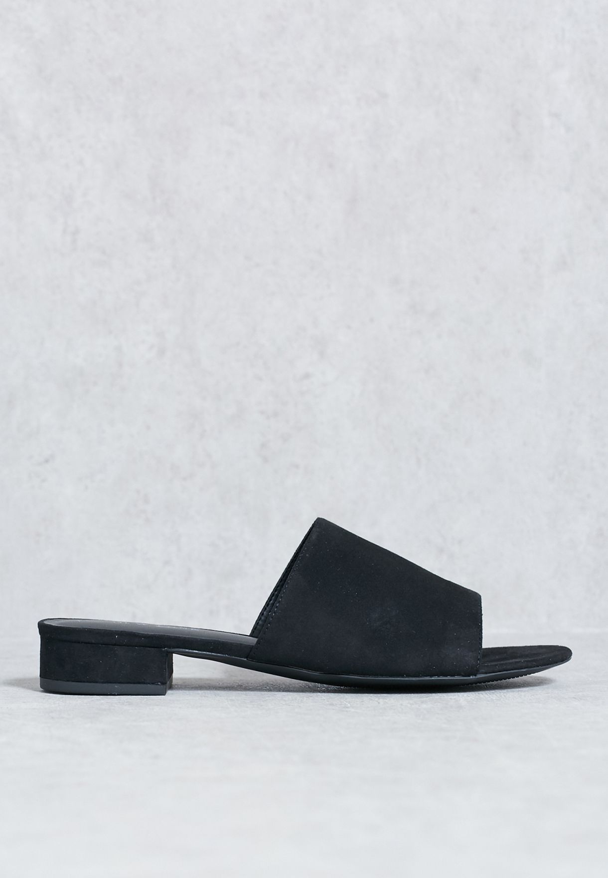 basic black slides