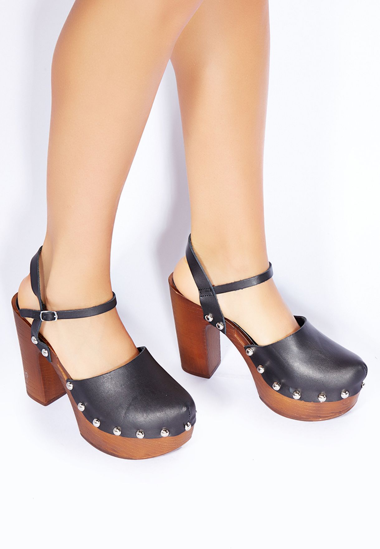 closed toe clog sandals