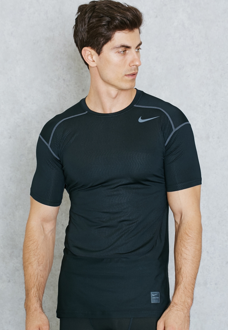 Nike black Compression T-Shirt for Men in MENA, Worldwide