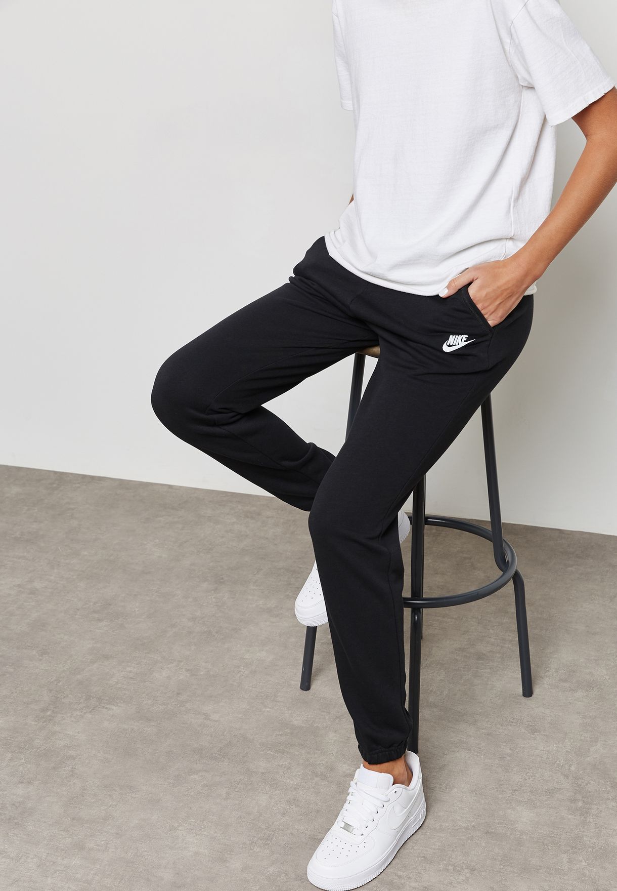 Nike black Regular Fitted Sweatpants 