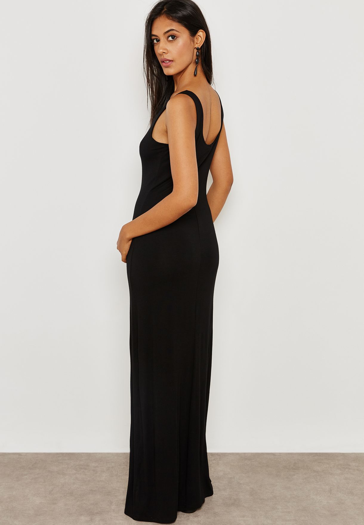 scoop neck maxi dress