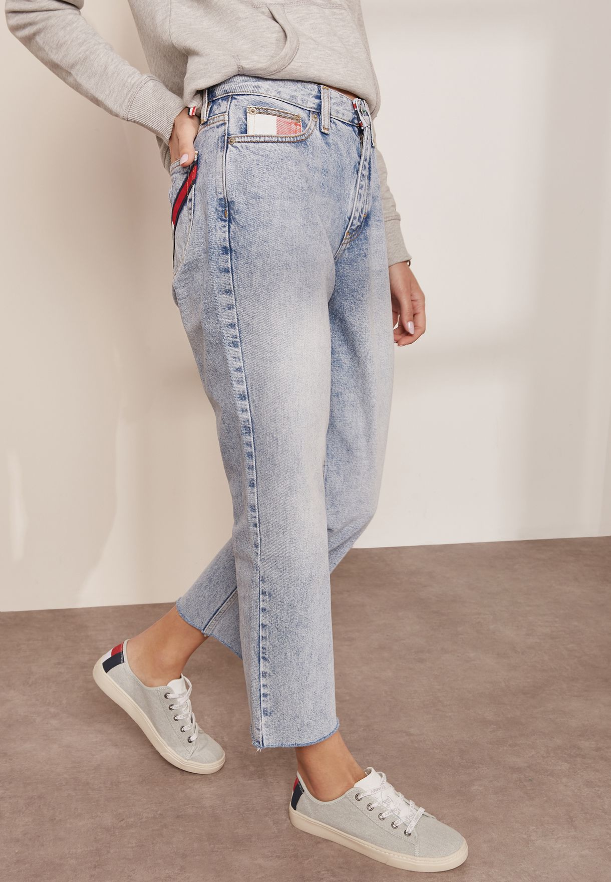 tommy jeans 90s mom jeans