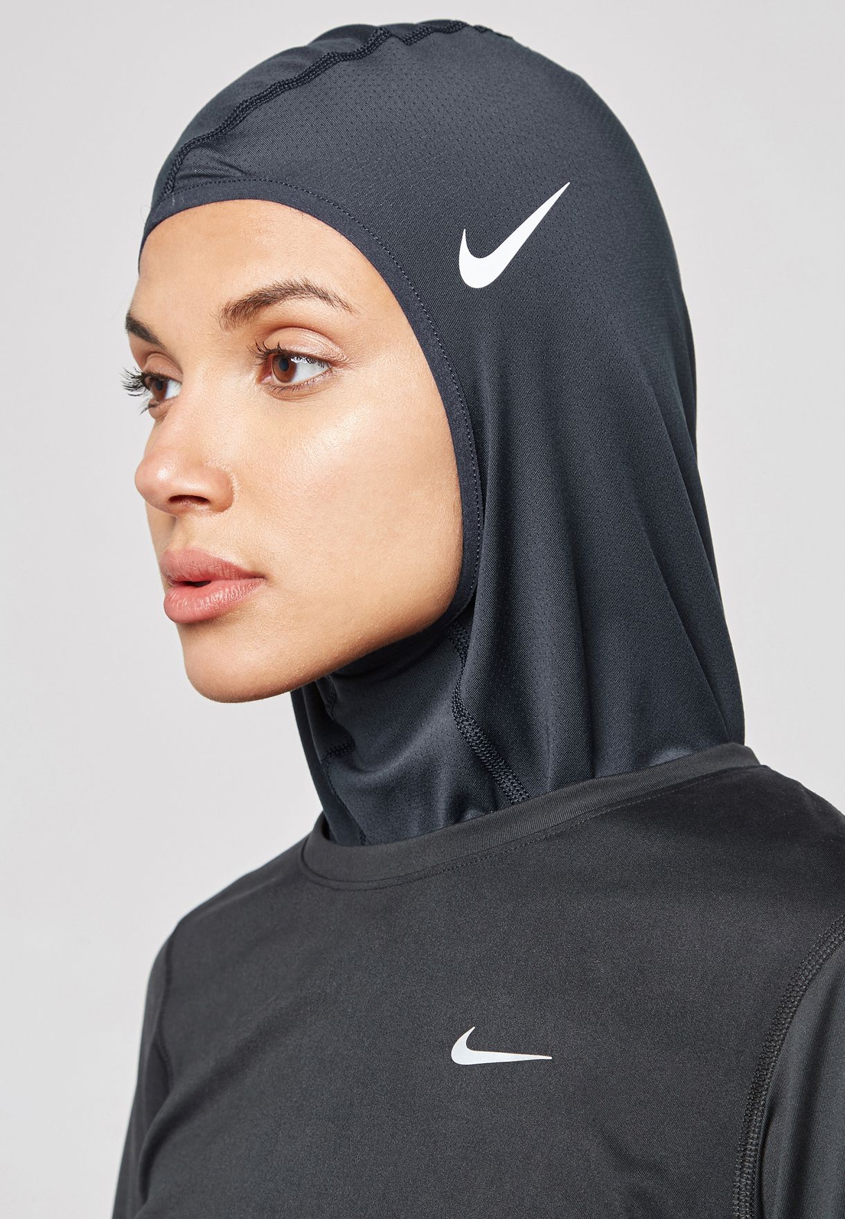 Buy Nike navy Pro Hijab for Women in MENA, Worldwide