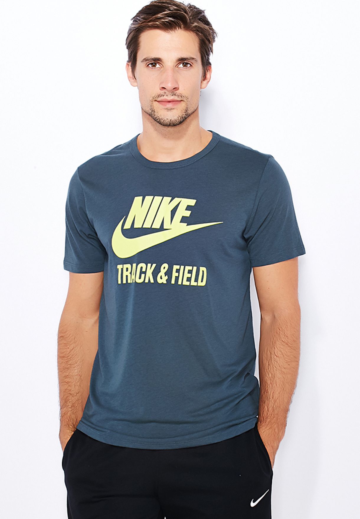 Mujer Won Cámara Buy Nike grey Track &amp; Field T-Shirt for Men in MENA, Worldwide