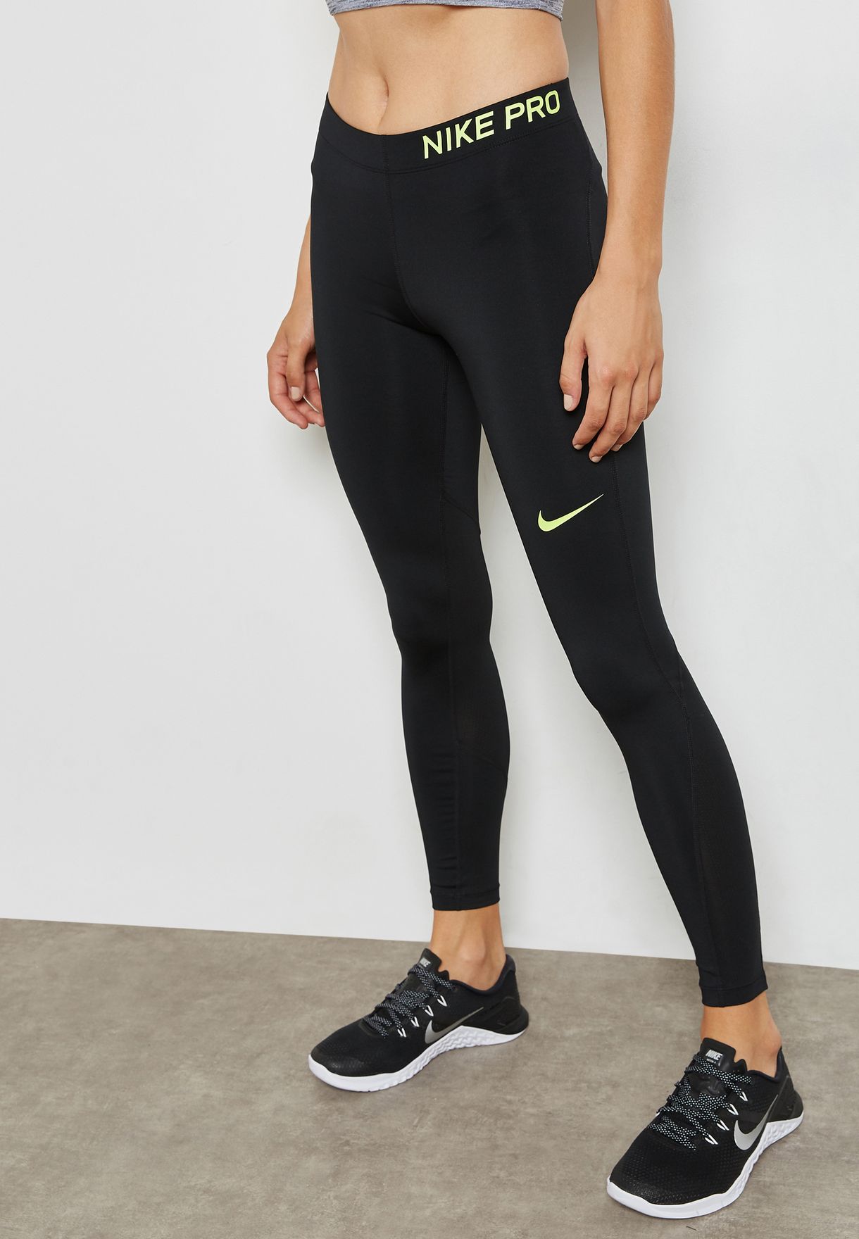 Buy Nike black Pro Tights for Women in MENA, Worldwide | 889561-013