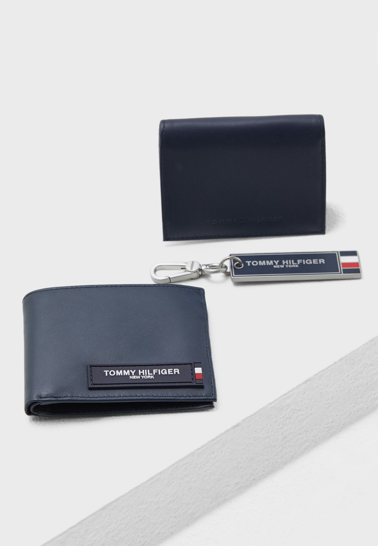 tommy hilfiger keychain wallet