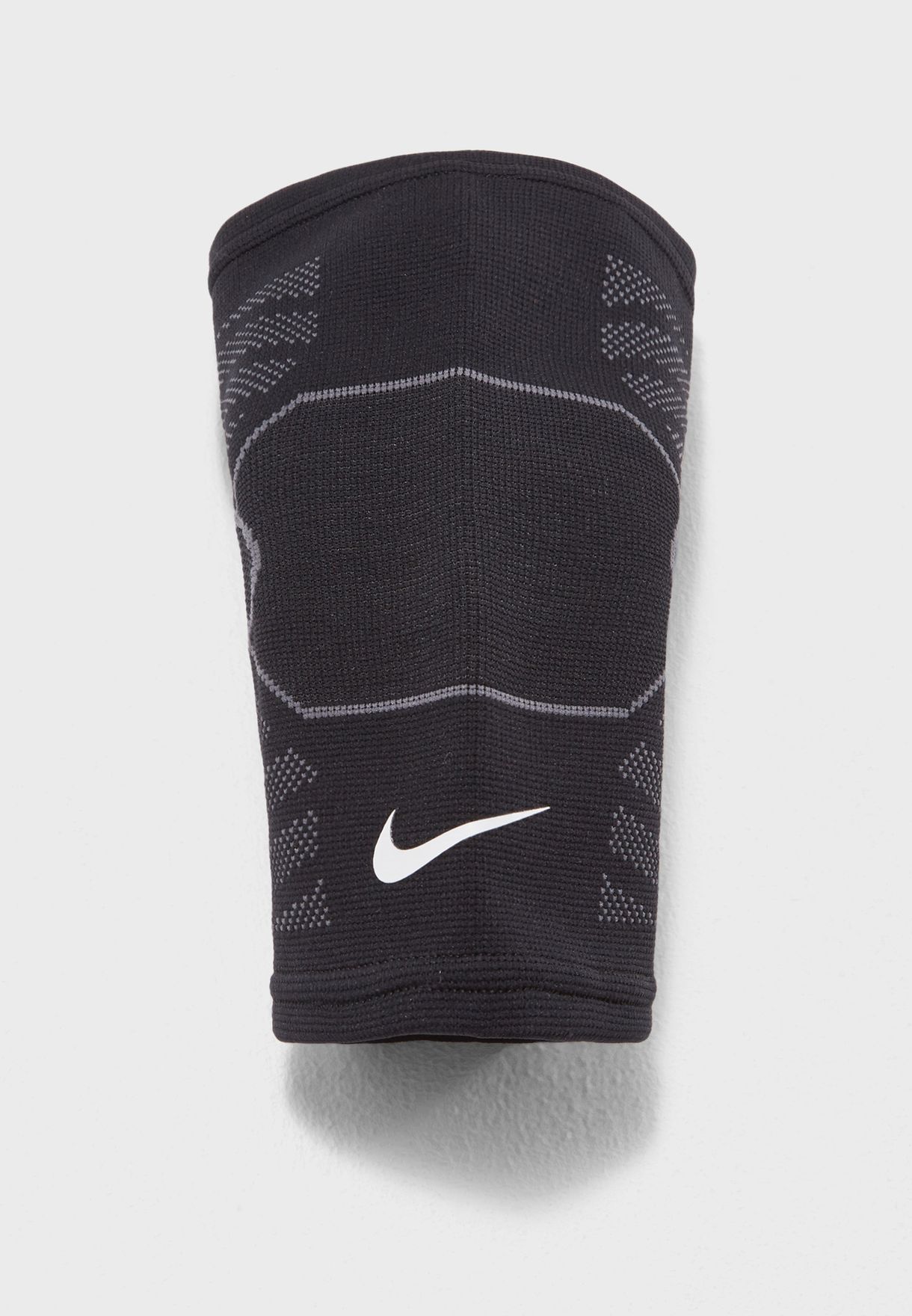 hielo terminar comienzo Buy Nike black Advantage Knitted Elbow Sleeve for Men in MENA, Worldwide