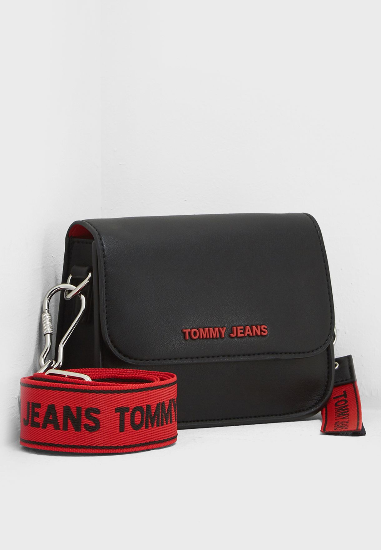 tommy jeans boxy crossbody bag