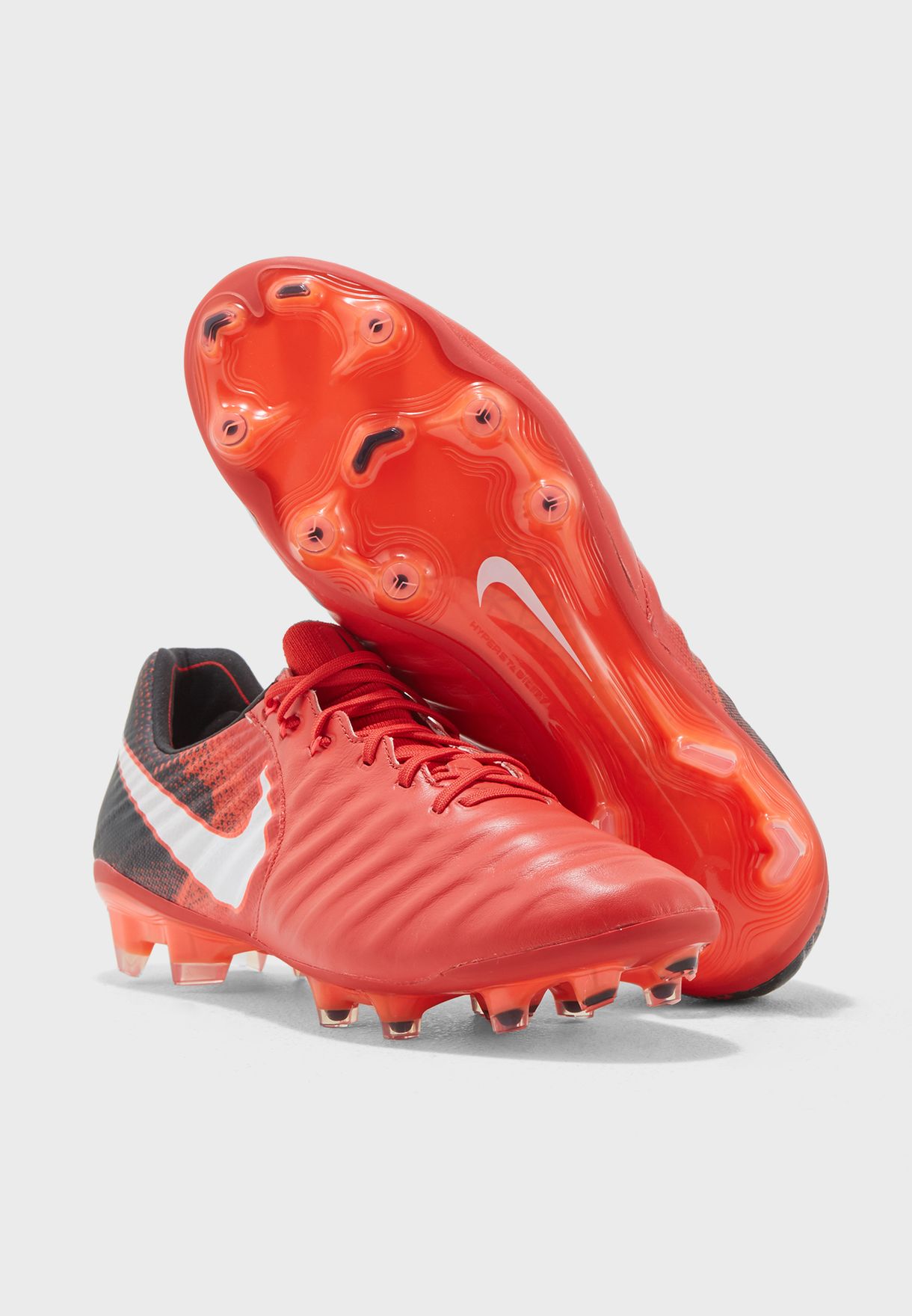 football shoes below 300