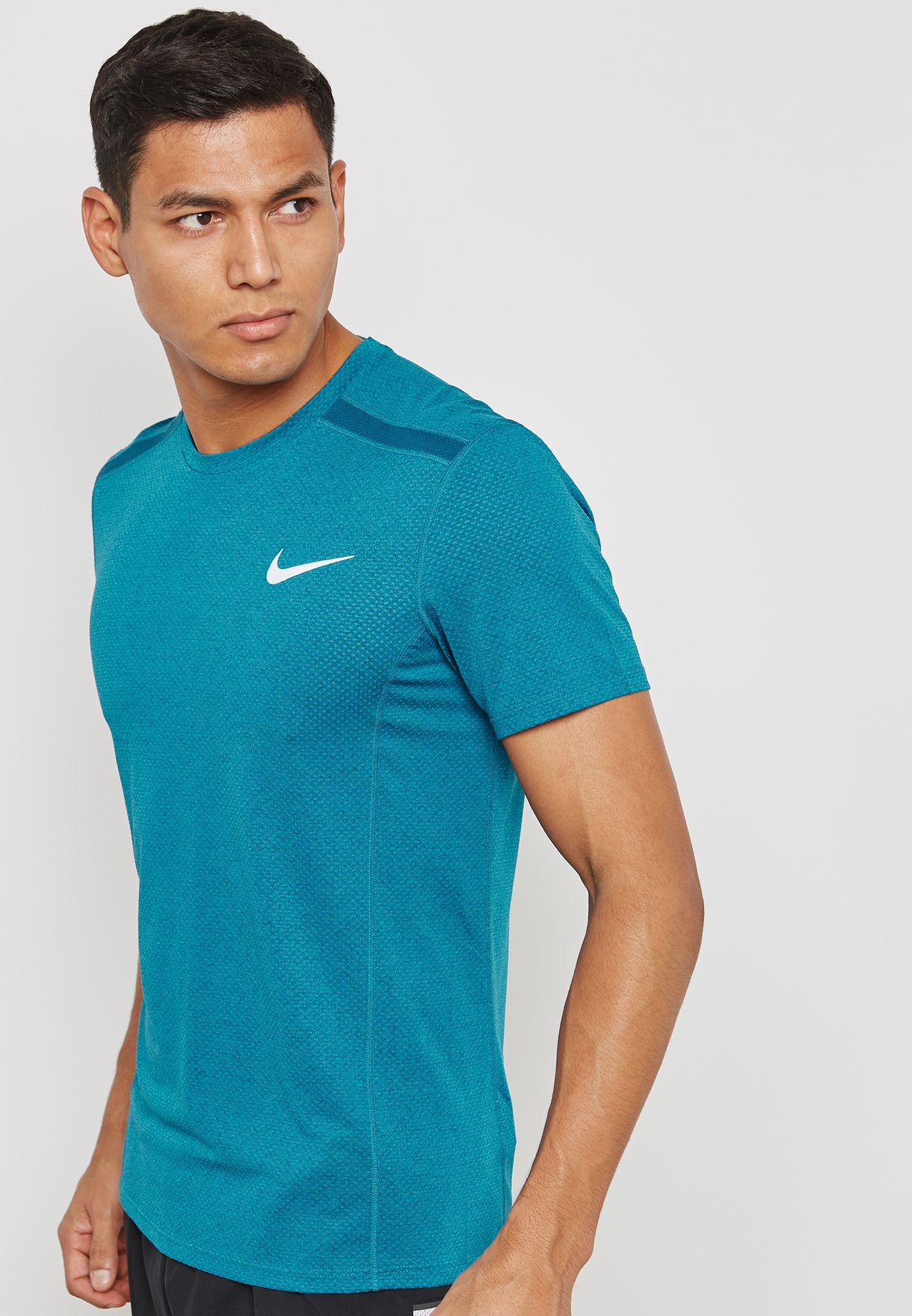 Buy Nike blue Breathe Cool Miler T-Shirt for Men in MENA, Worldwide | 892994 -477