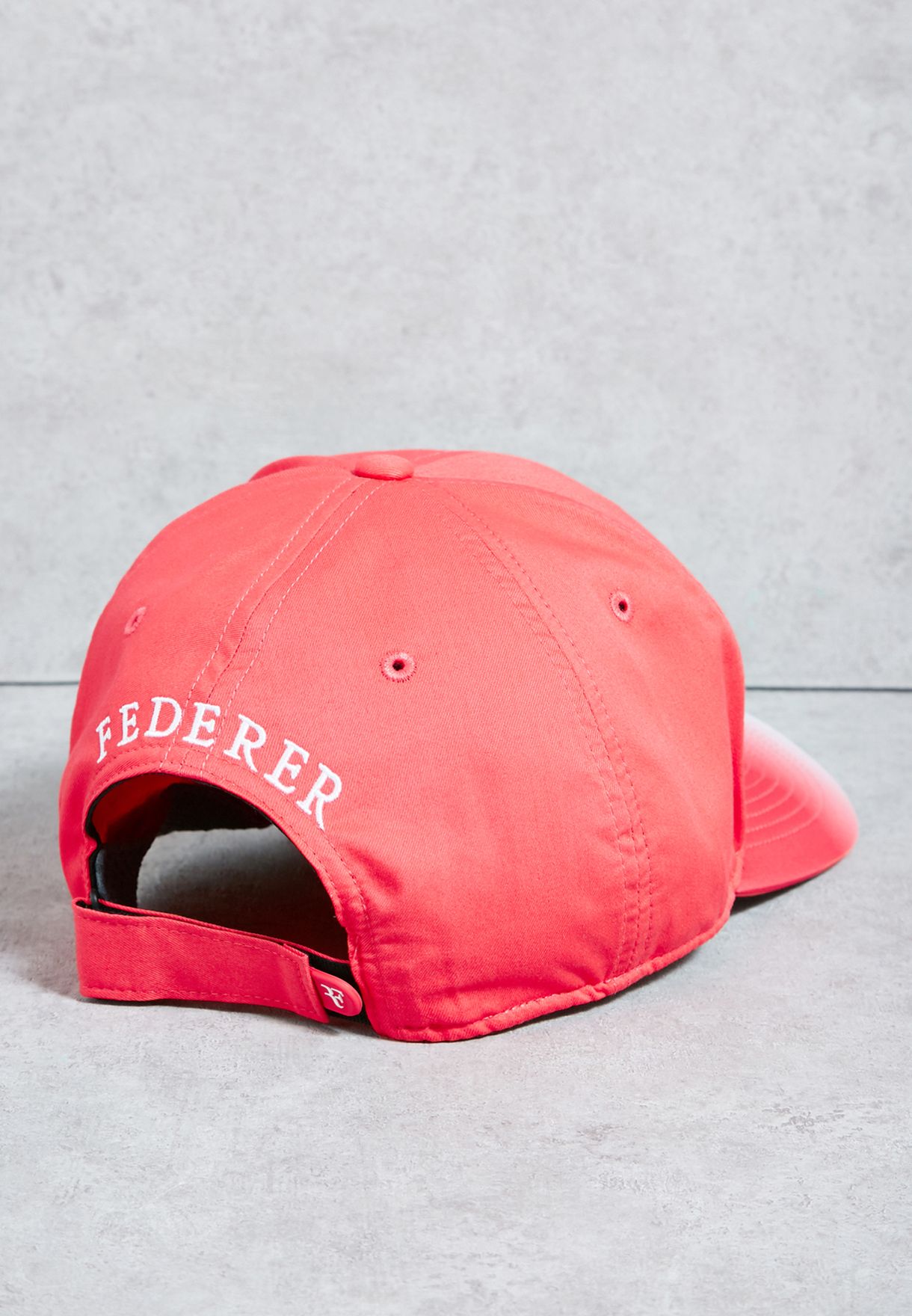 roger federer red cap