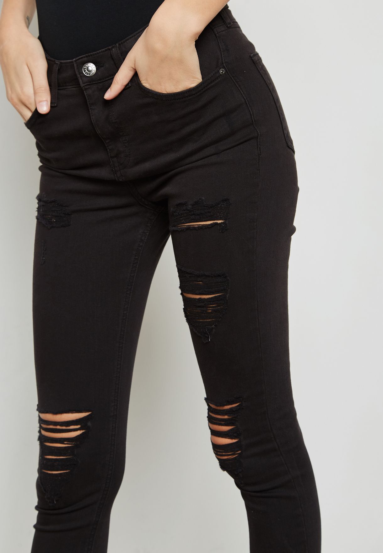 Buy Topshop black Super Ripped Jamie Jeans for Women in MENA, Worldwide
