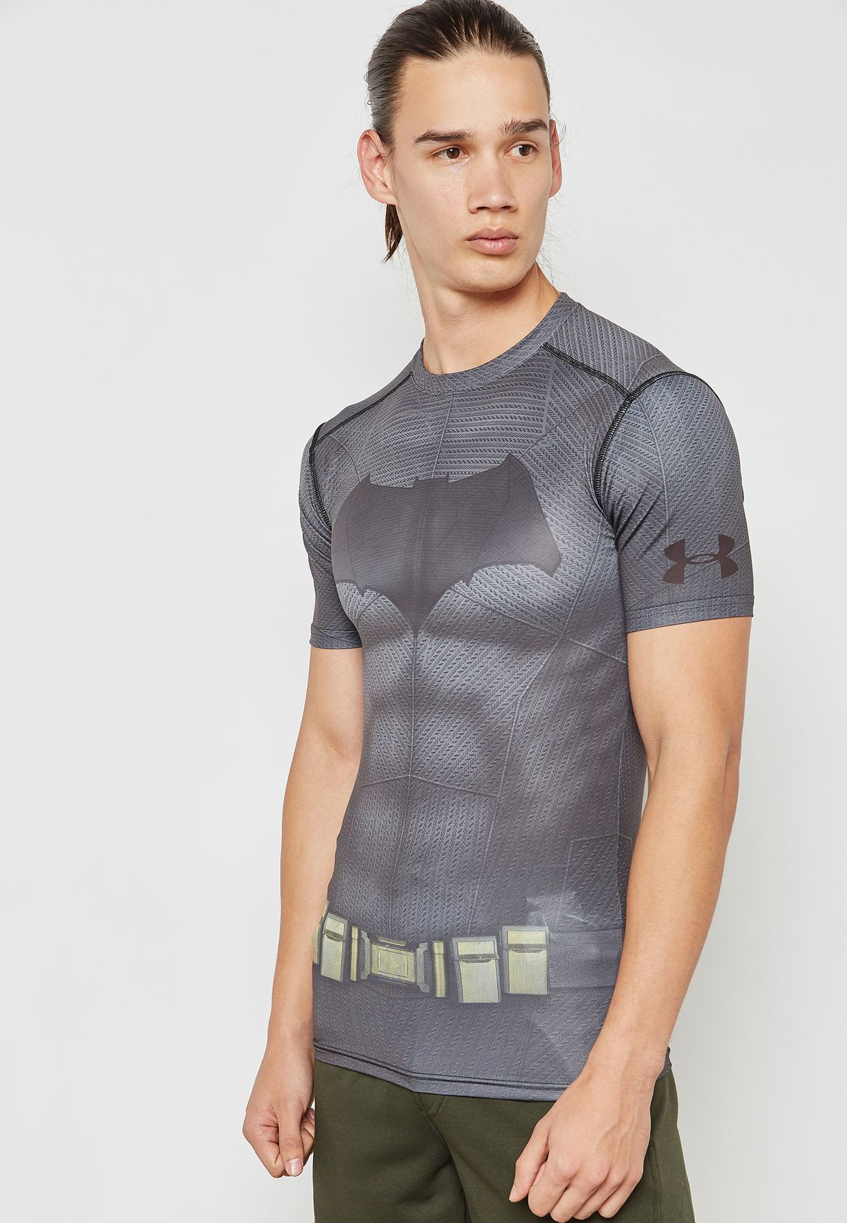 mal humor vergüenza Especialmente Buy Under Armour grey Batman Compression T-Shirt for Men in Riyadh, Jeddah