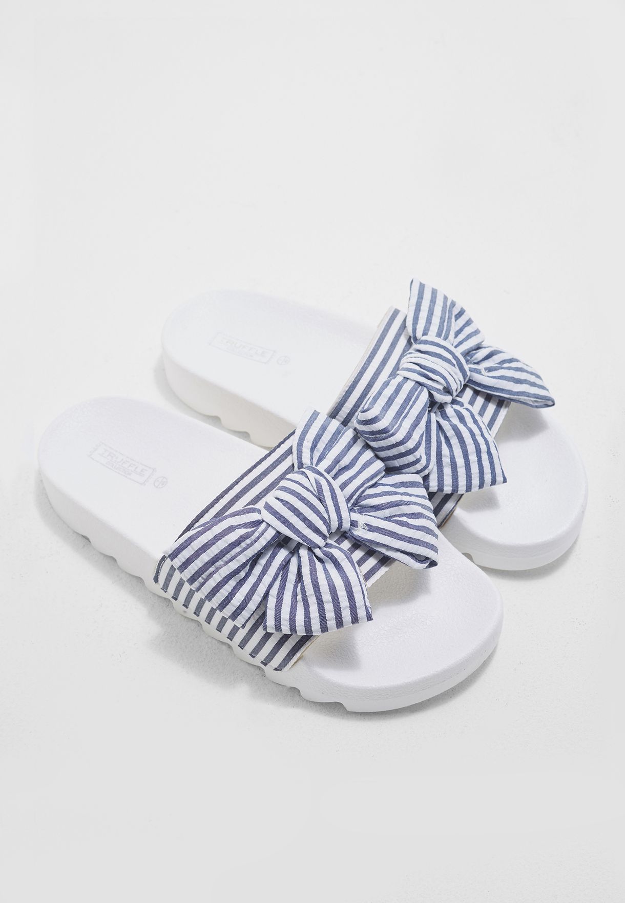 white bow sliders