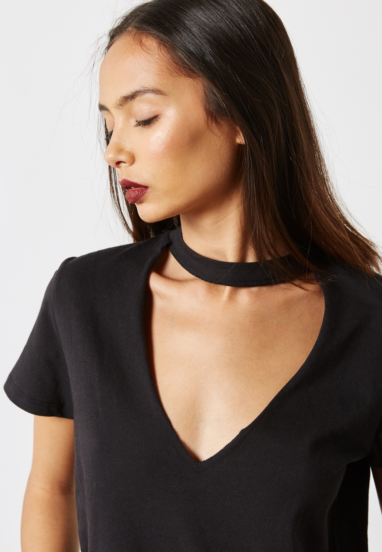 Buy Forever 21 black Choker Neck T-Shirt for Women in MENA, Worldwide