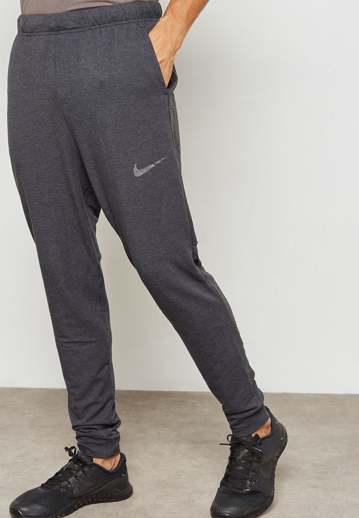 Buy Nike grey Dri-FIT Hyper Sweatpants for Men in MENA, Worldwide | 889393 -010